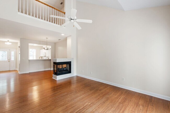 Building Photo - Lovely 3 bedroom townhome in fantastic Ral...