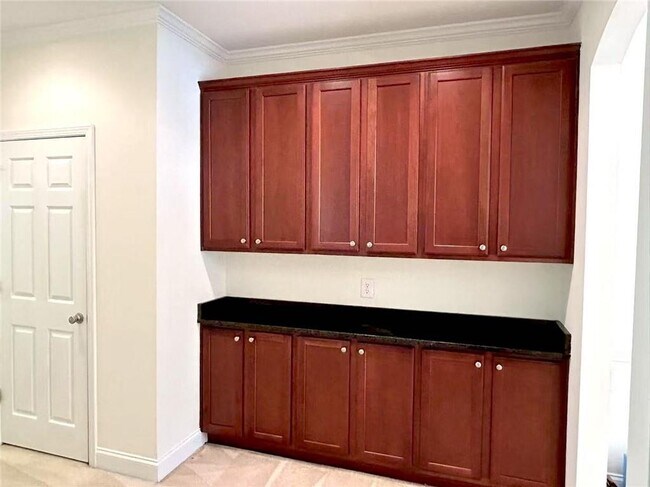 Building Photo - 468 Commons Park Ln