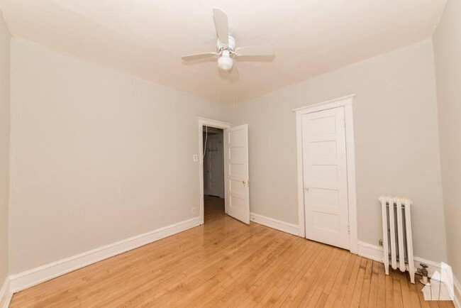 Building Photo - 3 bedroom in Chicago IL 60660