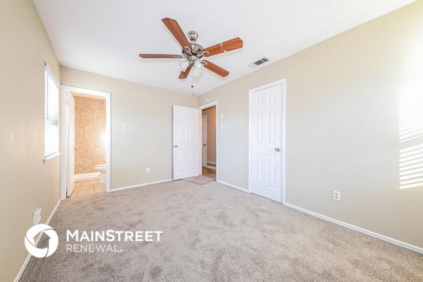 Building Photo - 14500 Oakwood Ln