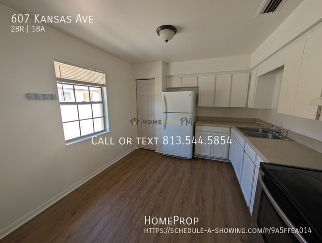 Building Photo - 607 Kansas Ave