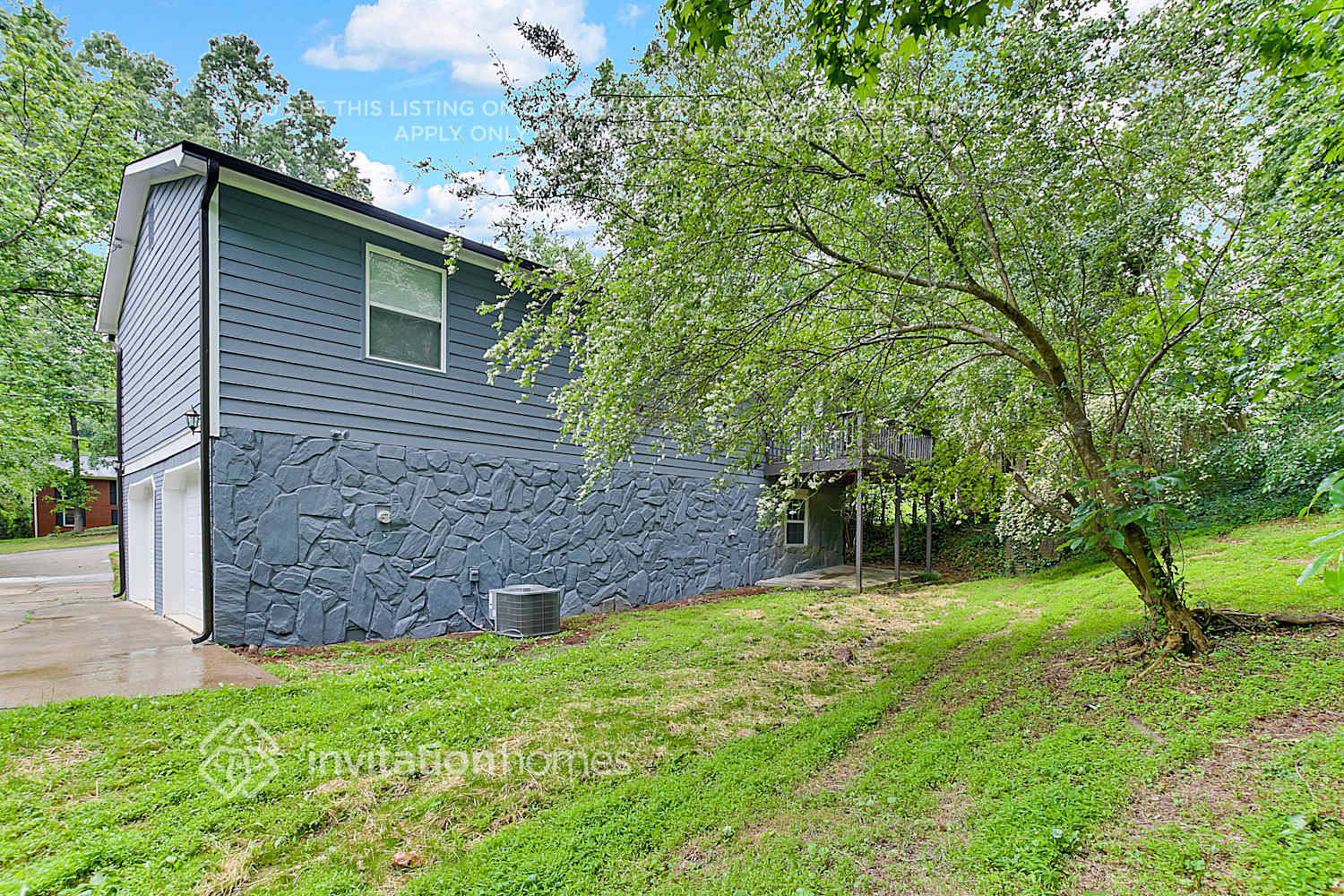 Building Photo - 6165 Queens Rd