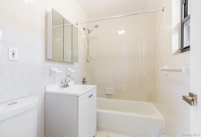 Building Photo - 1209 E 93rd St