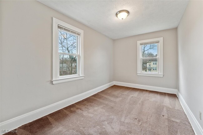 Building Photo - 4367 E 139th St