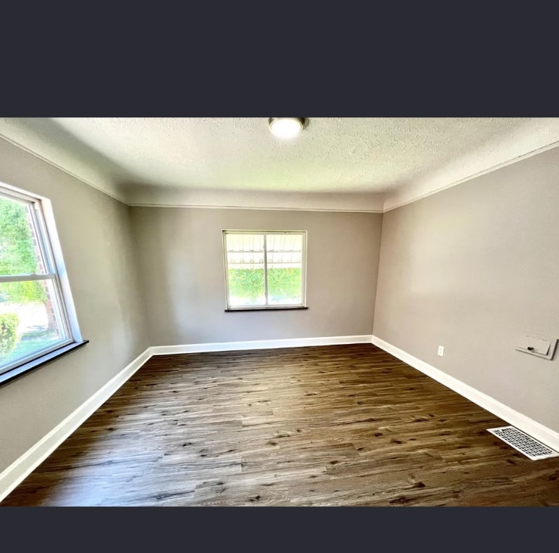 Building Photo - 5323 Laconia Ave