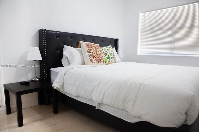 Building Photo - 1821 Harding St