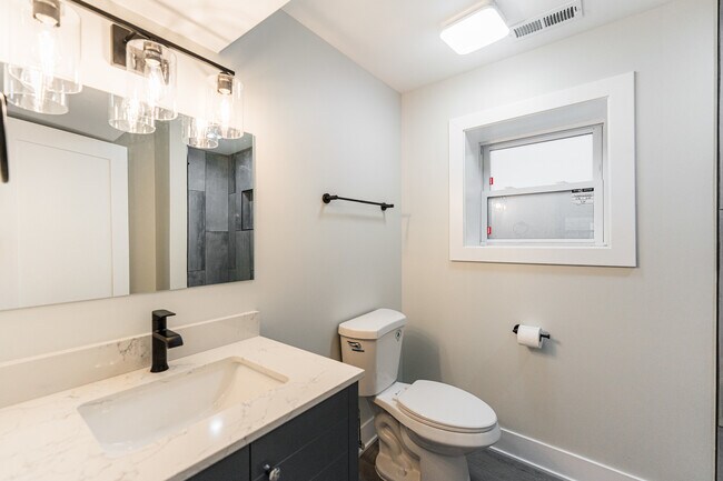 Building Photo - 4129 N Oketo Ave