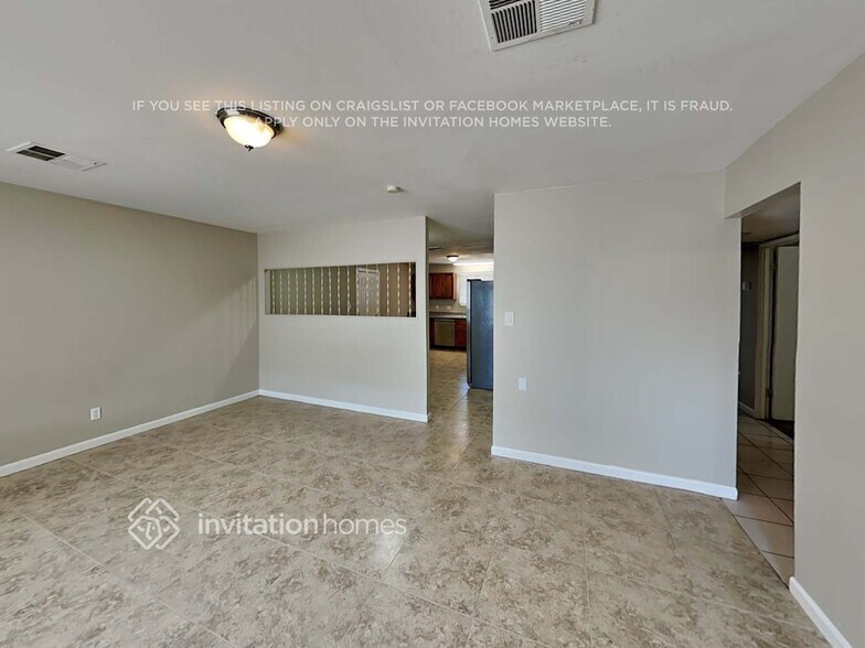 Building Photo - 5318 W Windsor Ave