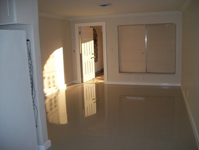 Building Photo - 4493 SW 49th Ct