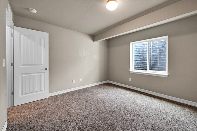 Building Photo - $2,550 - 4 Bed, 3 Bath Home in Colorado Sp...