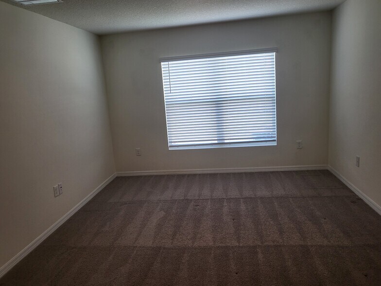 Building Photo - 38336 Sonnet Landing Ave