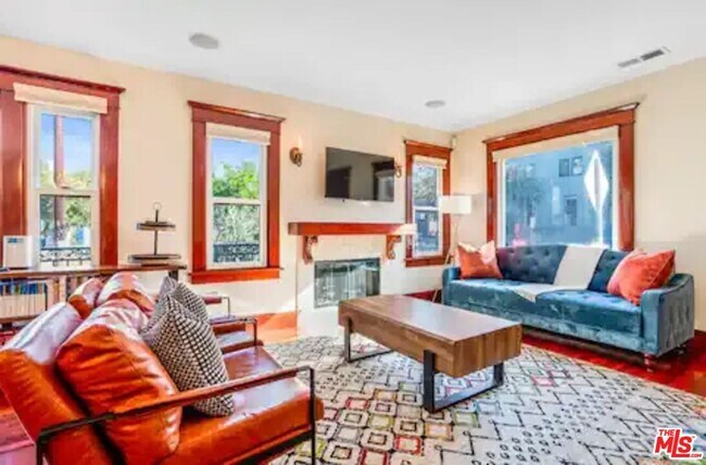 Building Photo - 4253 Fountain Ave