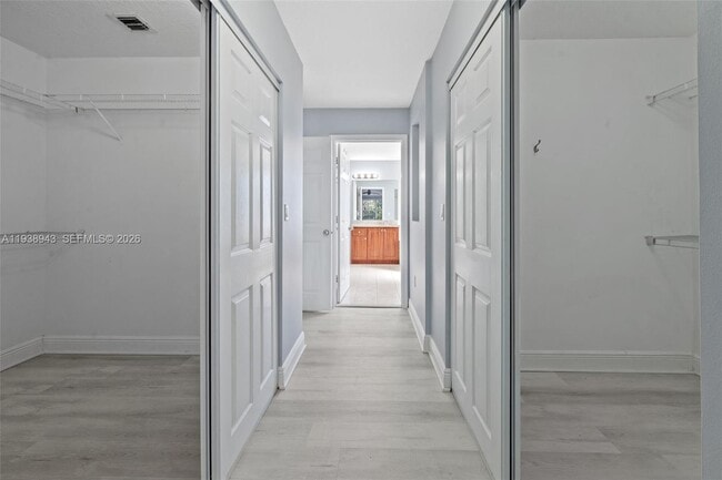 Building Photo - 1852 SW 156th Ave