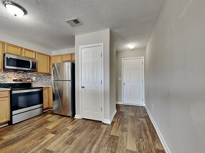 Building Photo - 1230 Brookstone Rd