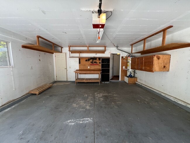 Building Photo - Quiet Home In Serene Green Belt In The Heart Of Citrus Heights