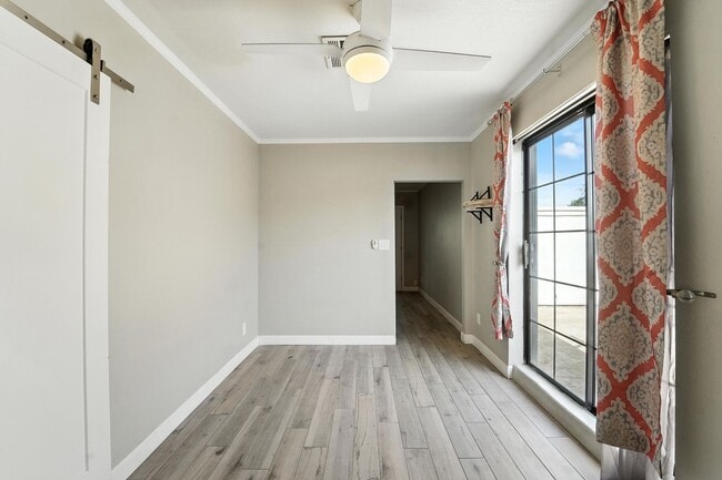 Building Photo - Heart of Phoenix Living – Modern 1BR with ...