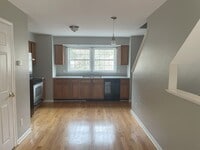 Building Photo - 1029 S Mammoth Rd