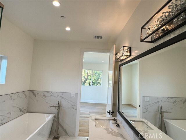 Building Photo - 13418 W Crowley St