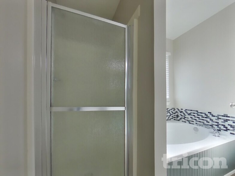 Building Photo - 1233 River Ridge Dr