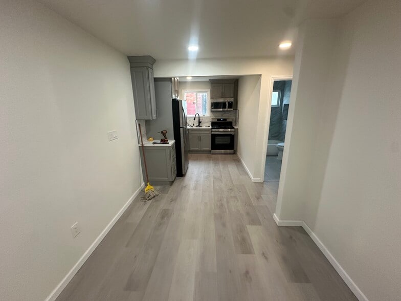 Building Photo - 875 29th St