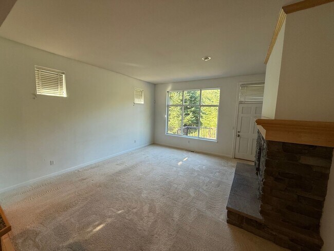 Building Photo - Updated Beautiful Mill Creek Home!