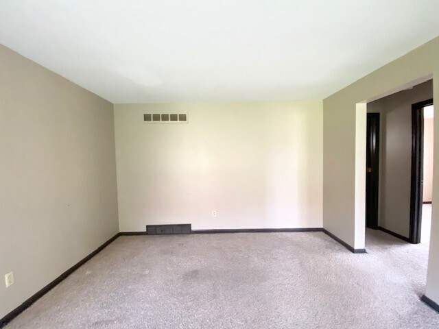 Building Photo - 7415 Wilshire Blvd