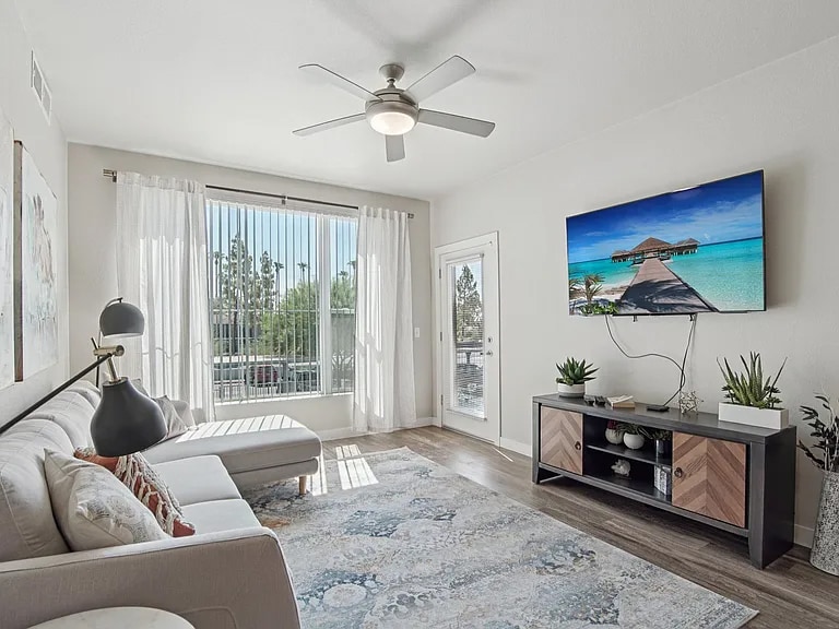 Building Photo - 1980 E Broadway Rd