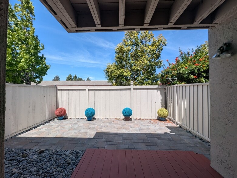 Building Photo - 34362 Enea Terrace