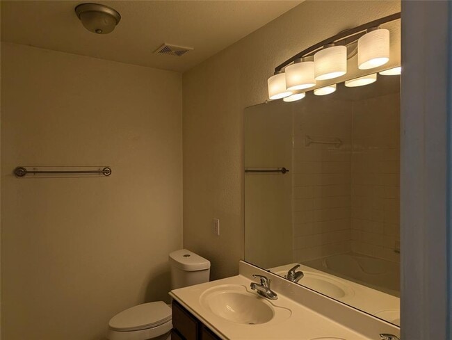 Building Photo - 22031 Silverfield Park Ln