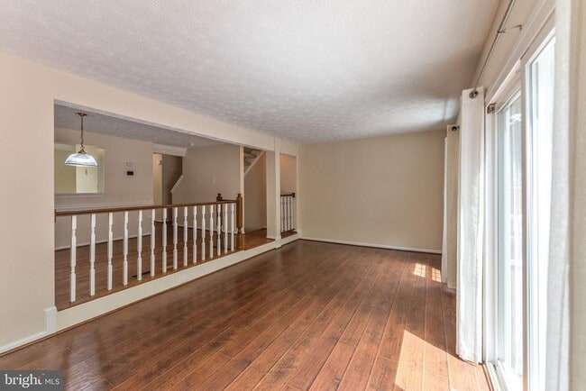 Building Photo - 619 Coral Reef Dr