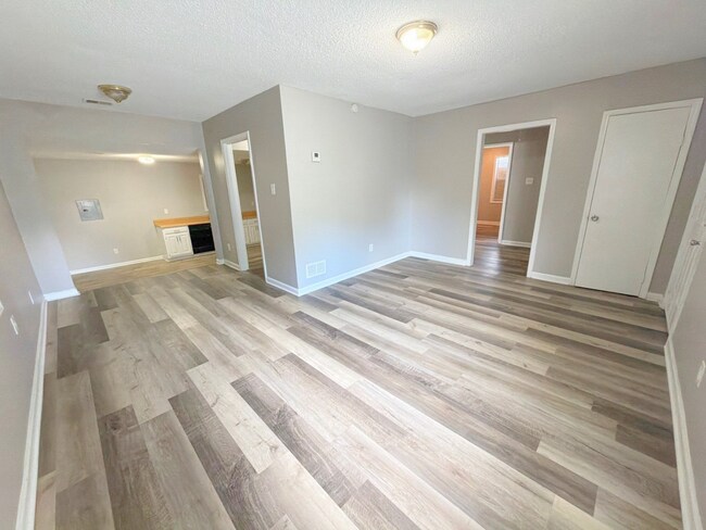 Building Photo - Newly Renovated Home In Whitehaven