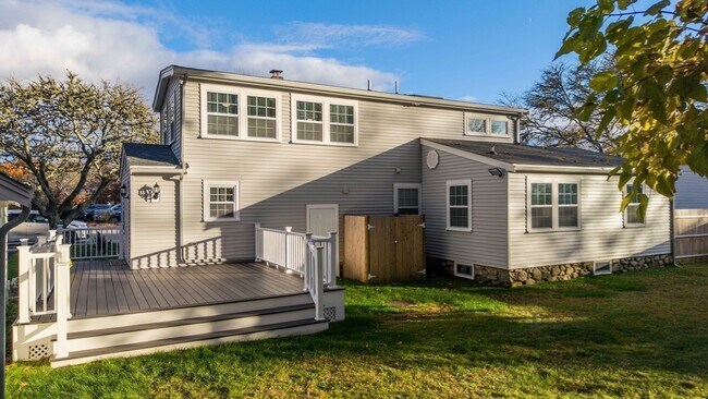 Building Photo - 245 Wareham Rd
