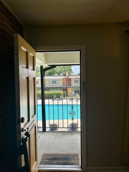 Building Photo - 807 West Trinity Avenue