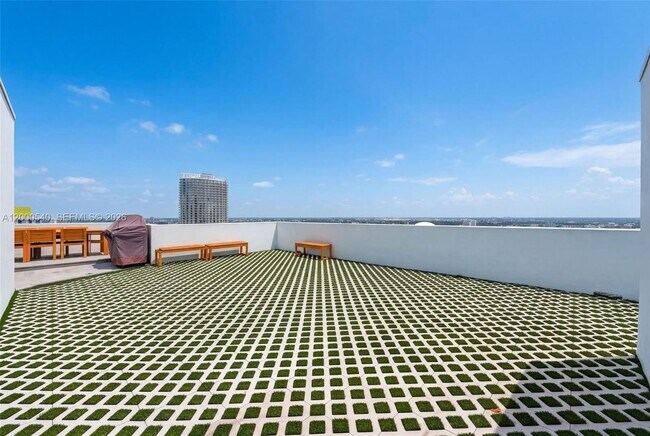 Building Photo - 90 SW 3rd St