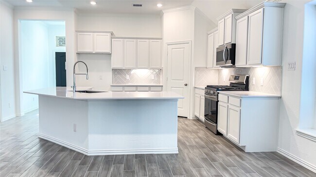 Building Photo - 21735 N Enchanted Rock Dr