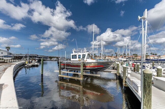 Building Photo - Turnkey Furnished Seasonal Rental – 2 Bedroom, 2 Bath in Burnt Store Marina