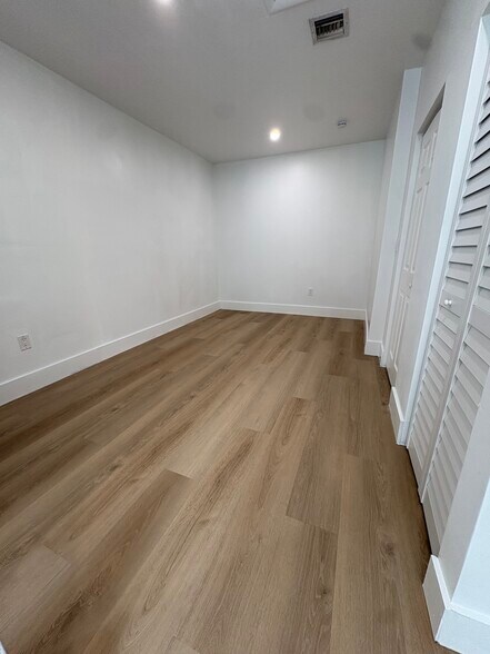 Building Photo - 3740 SW 124th Ct
