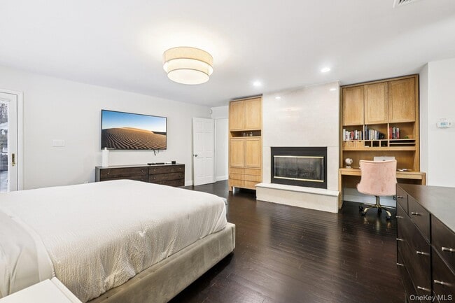 Building Photo - 6 Carol Ln