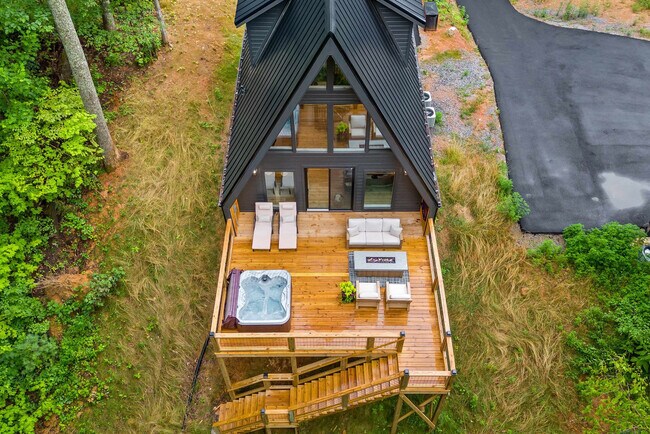 Building Photo - 1903 Ash Pass