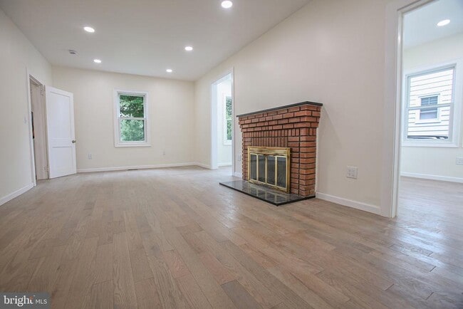 Building Photo - 119 Linden Ln