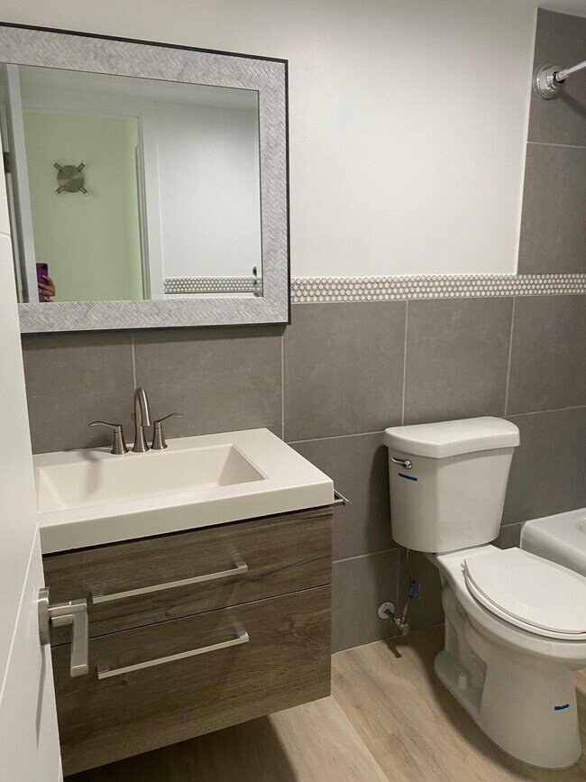 Building Photo - 1271 NW 13th St