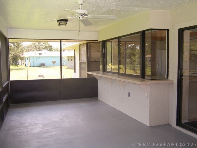 Building Photo - 2163 SE Shelter Dr