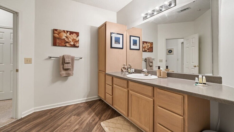 Building Photo - 3218 Eastover Ridge Dr