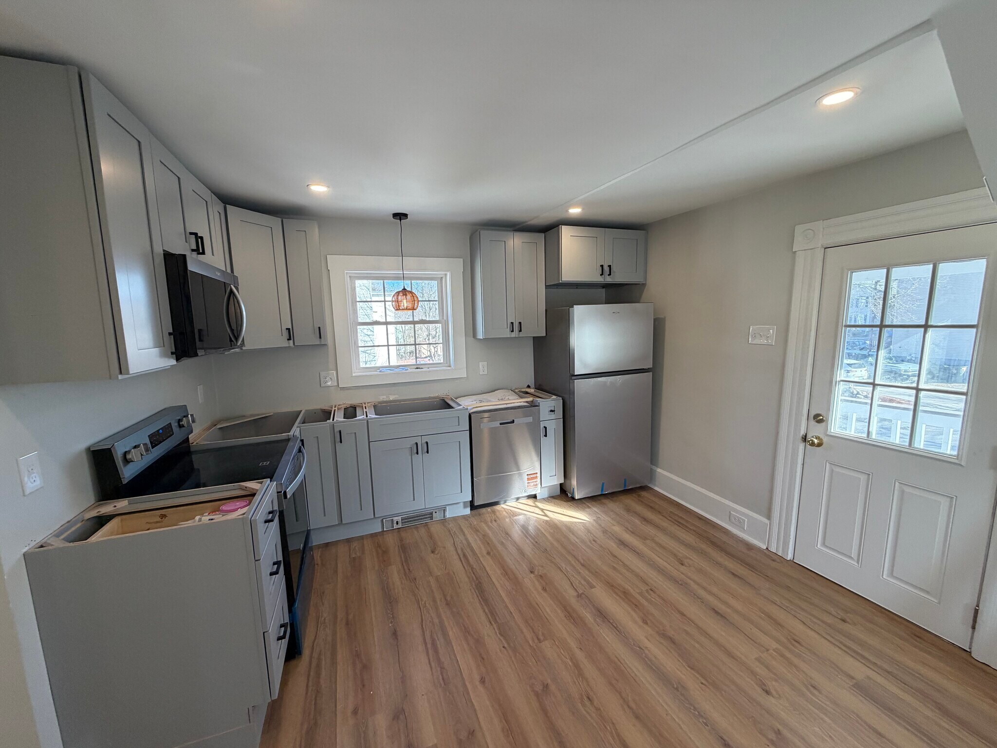 Building Photo - 319 Jewett St