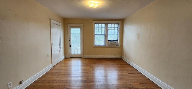Building Photo - 3702 Bates St