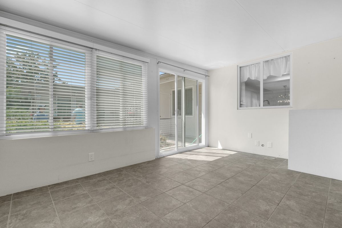 Building Photo - 479 Calle Cadiz