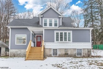 Building Photo - 382 Howard Blvd