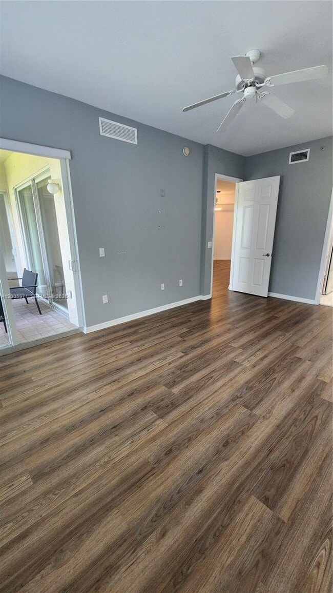 Building Photo - 3600 Oaks Clubhouse Dr