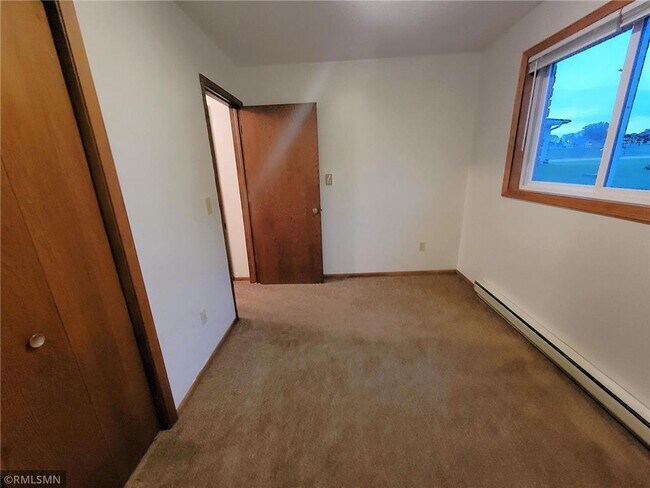 Building Photo - 1325 Henry St