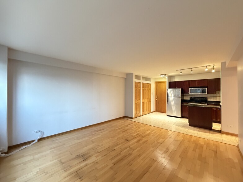 Building Photo - 4180 N Marine Dr